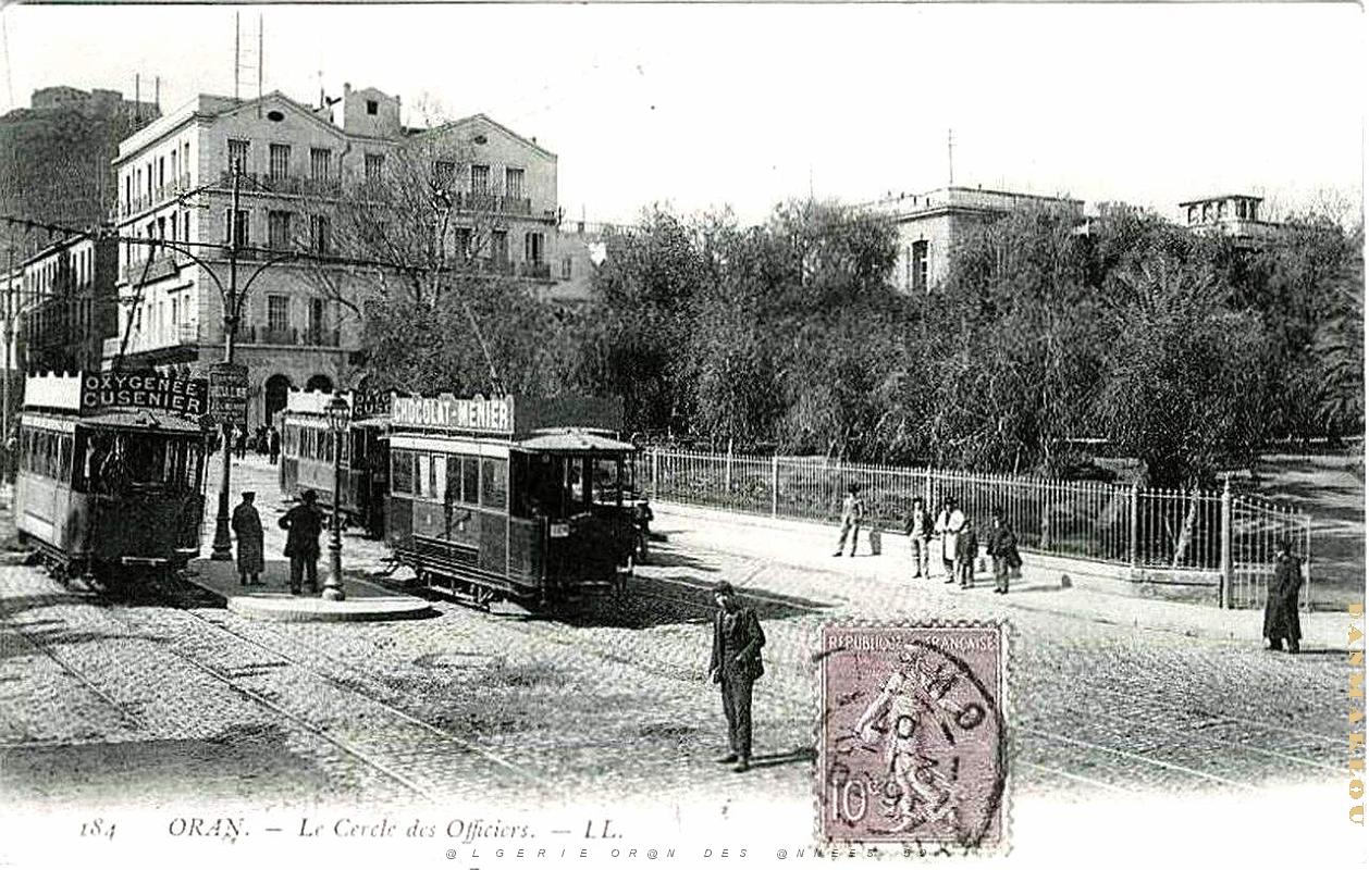 PA c- 014- Place d'Armes- trams et autobus.jpg